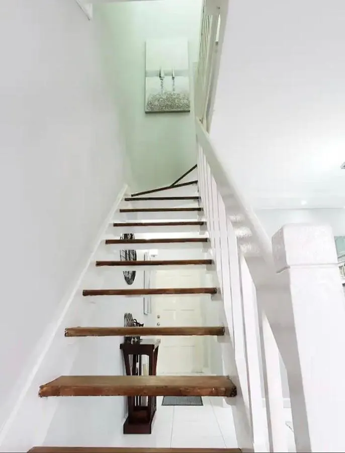 Samreak Chivit Apartment Montego Bay